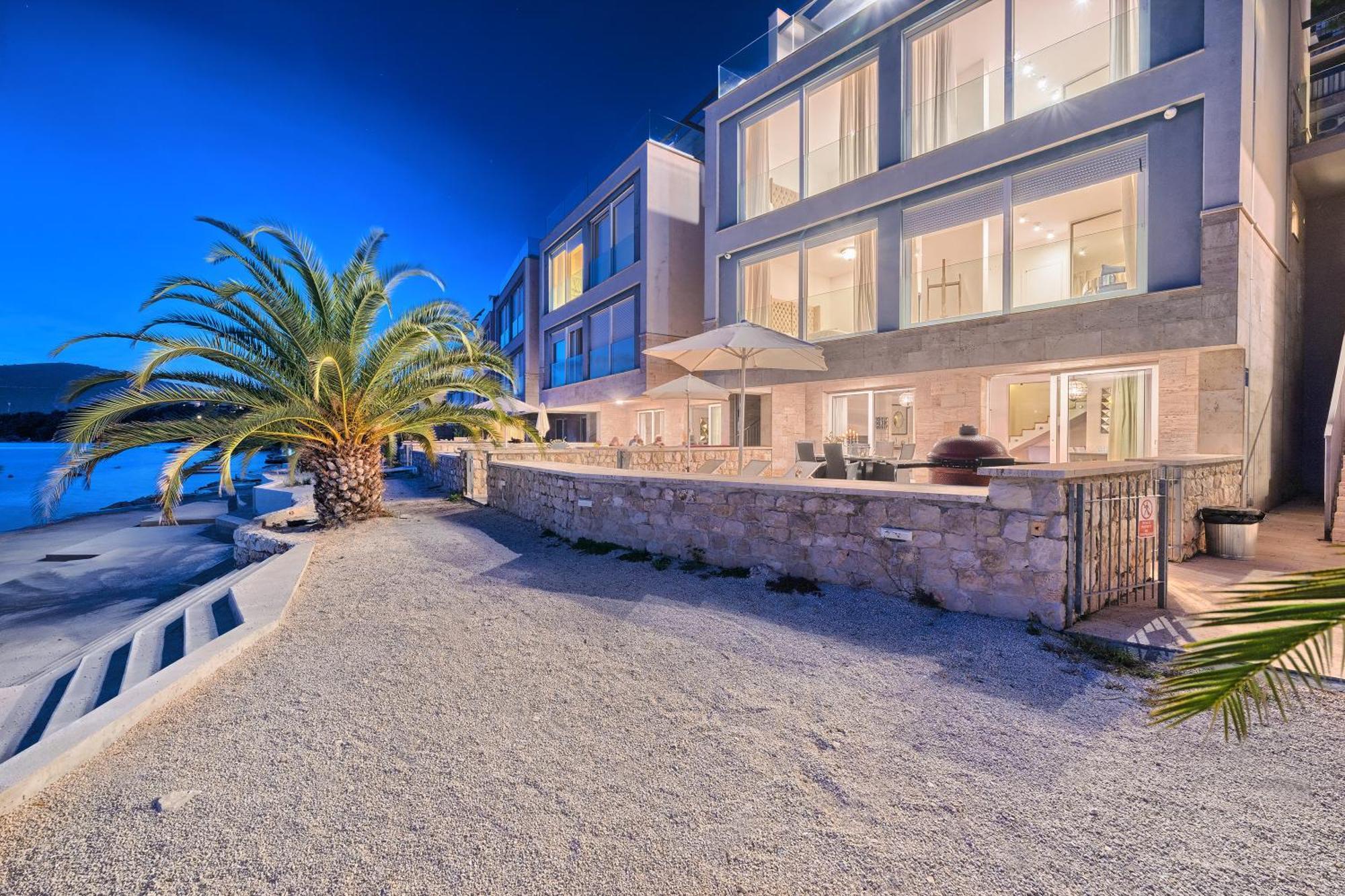 Livingstone Beach House Трогір Екстер'єр фото