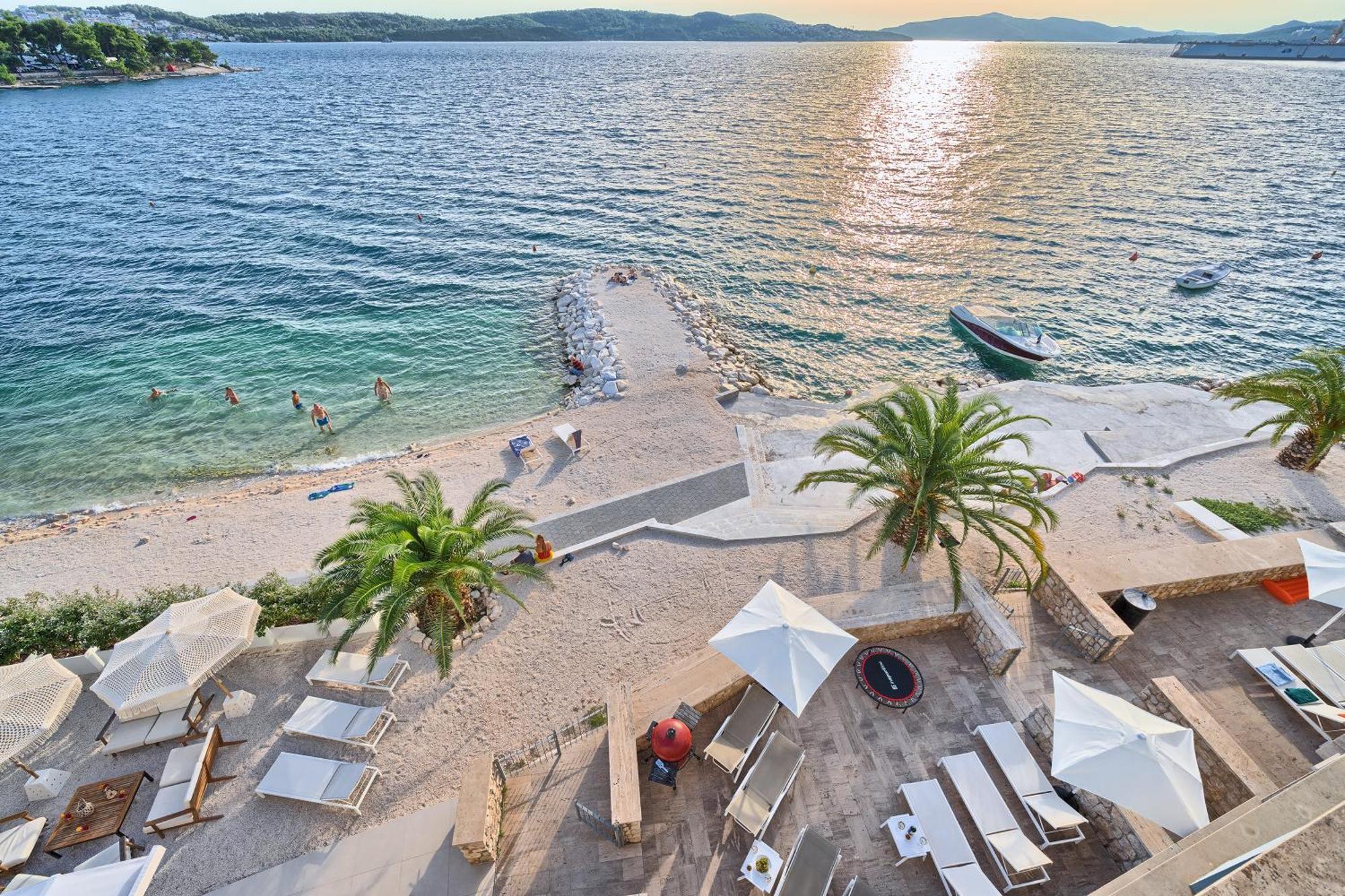 Livingstone Beach House Трогір Екстер'єр фото