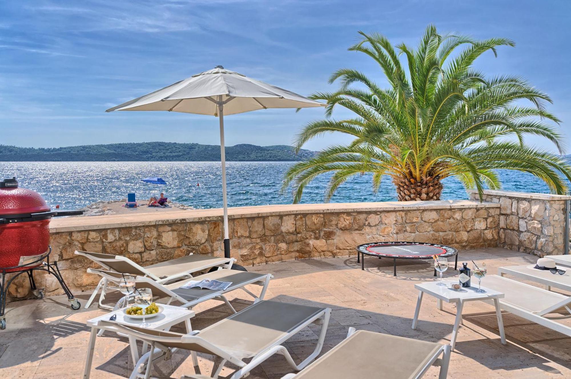 Livingstone Beach House Трогір Номер фото