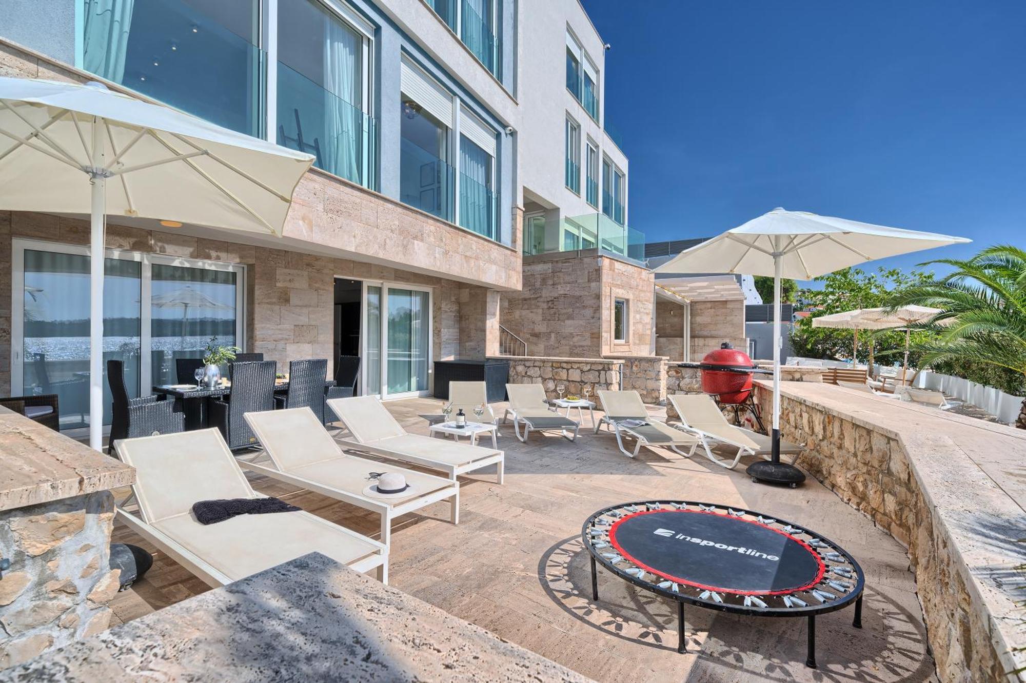 Livingstone Beach House Трогір Номер фото