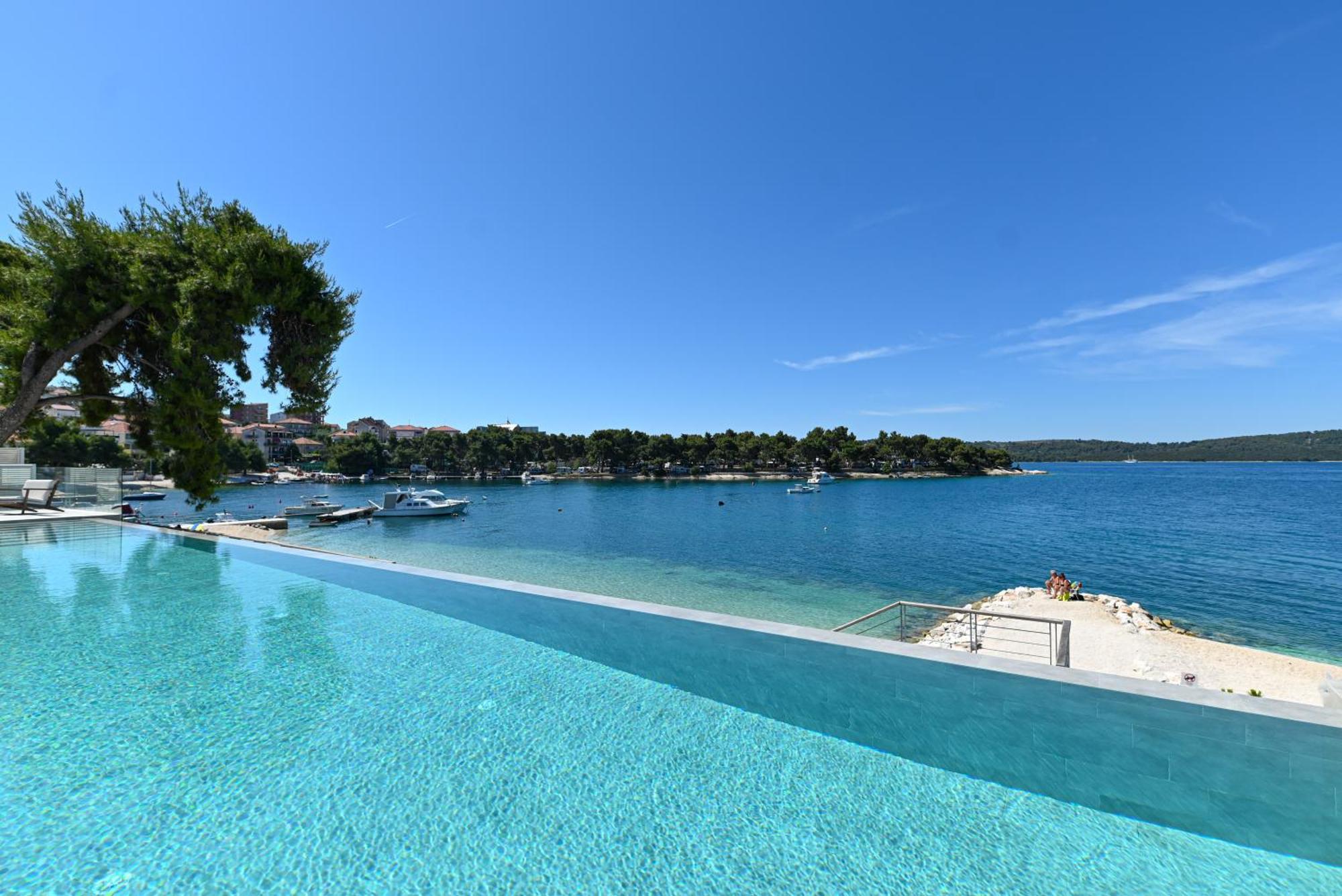 Livingstone Beach House Трогір Екстер'єр фото