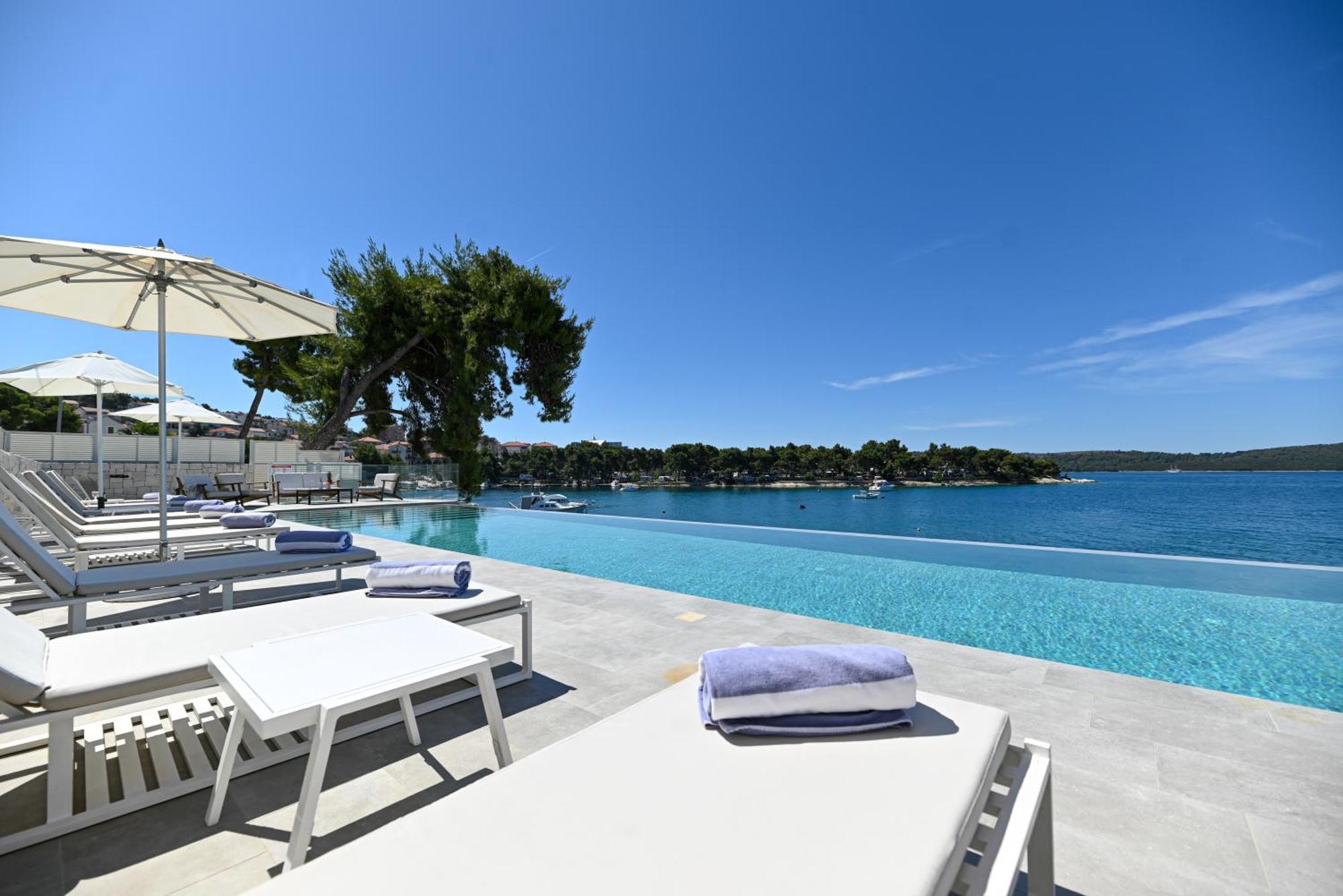 Livingstone Beach House Трогір Екстер'єр фото