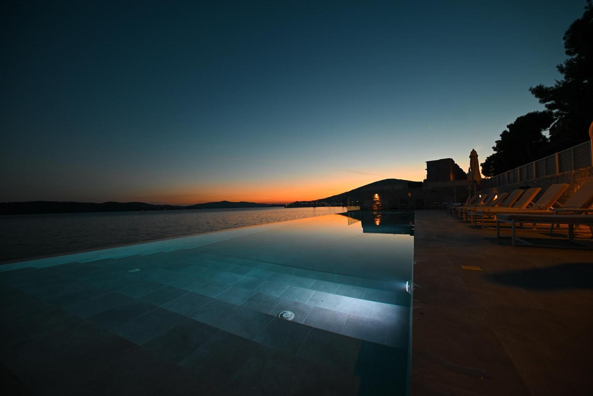 Livingstone Beach House Трогір Екстер'єр фото